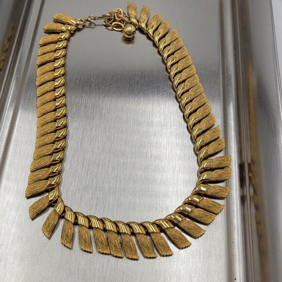 Vtg Cleopatra Choker Necklace 17" Gold Tone Egyptian Chunky Tassel Link Collar - Picture 1 of 12
